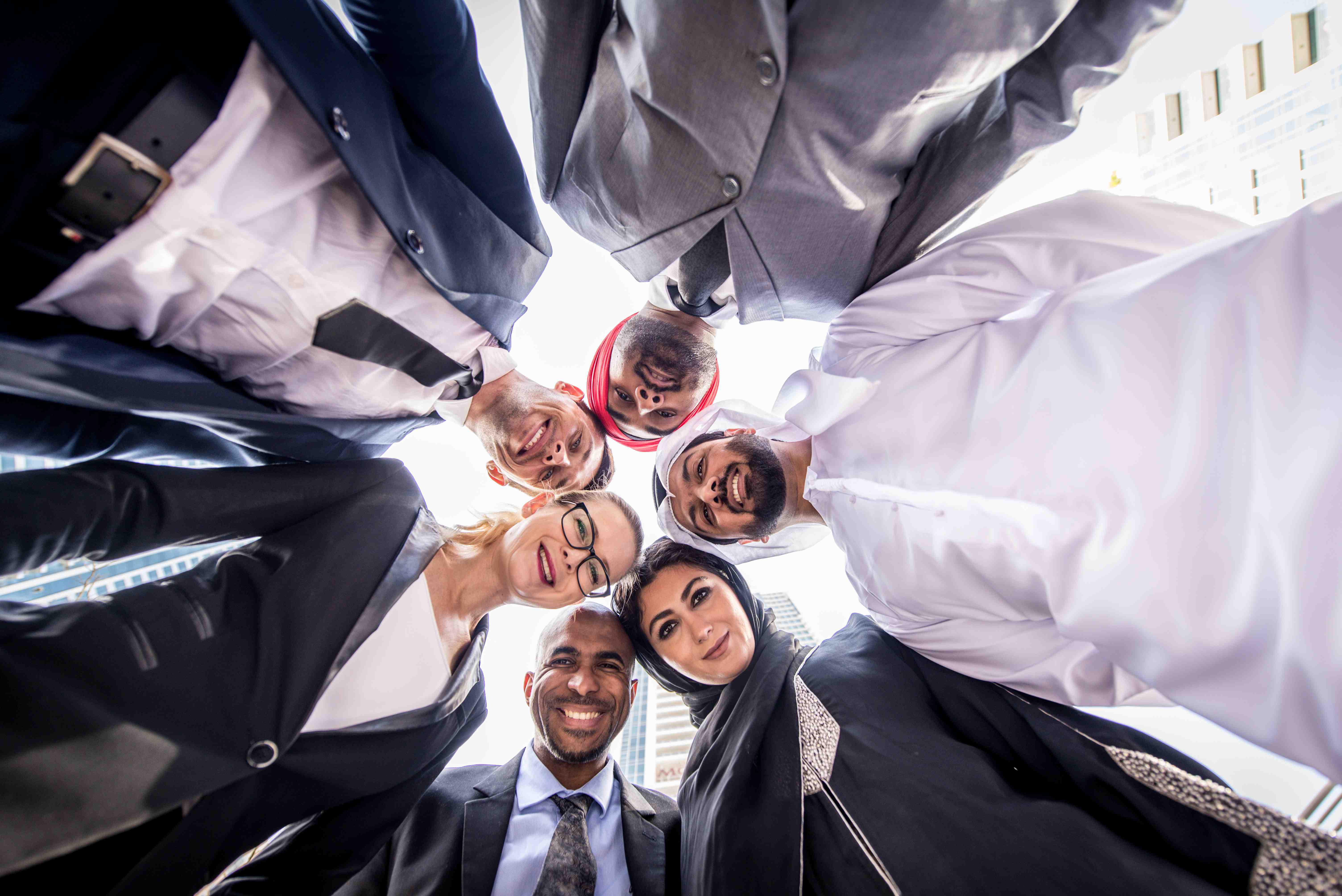 الشراكات الاستراتيجية والاستشارات